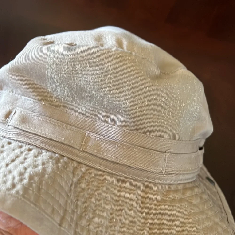 Bonnie Hat Men’s fabric khaki color side snaps and adjustable strap size small